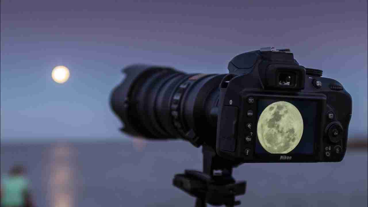 Best Cameras For Moon Photography